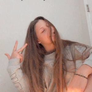 Meet your Posher, Ella